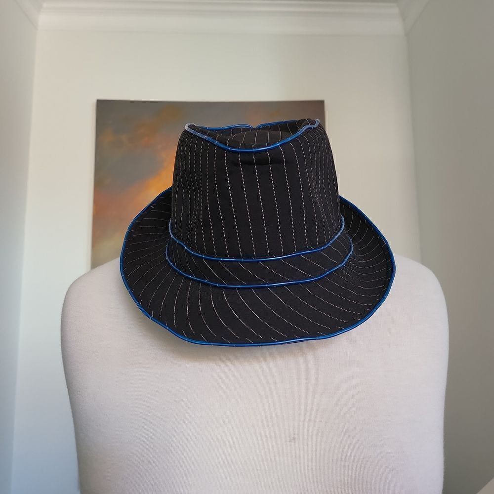 Fadora black with white strips